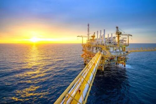 Preço do petróleo fecha em seu nível mais baixo em quase 15 meses. (Foto: Freepik)