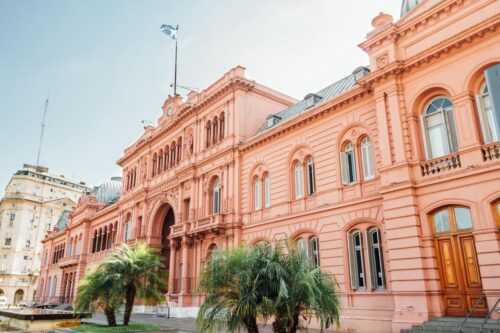 Apesar dos desafios econômicos a superar, PIB da Argentina cresce pelo segundo ano consecutivo.