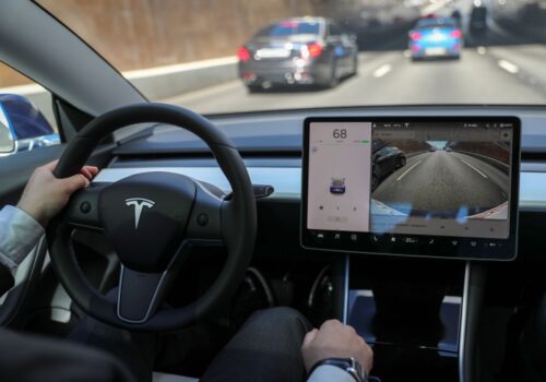 Tesla deve apresentar recorde de entregas e ações em queda neste ano. Foto: Tesla/Divulgação