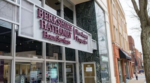 Warren Buffett doa cerca de US$ 5 bilhões em ações da Berkshire Hathaway