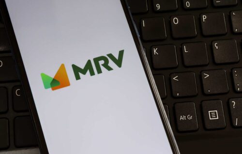 ações mrv caem após anúncio de follow-on