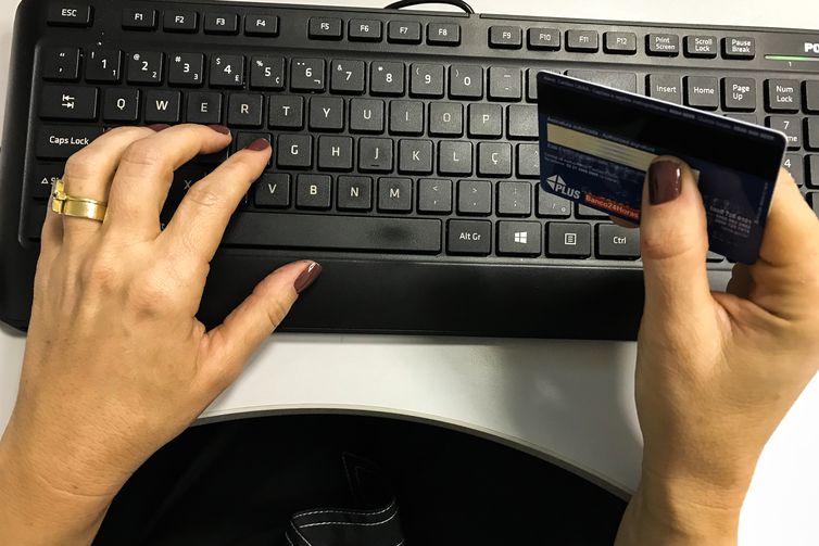 Governo Federal prevê perda de R$ 35 bilhões até 2027 com isenção para compras internacionais