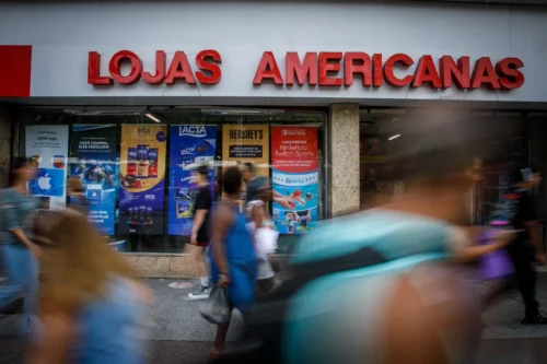 Americanas registra 8 mil demissões após escândalo financeiro e recuperação judicial