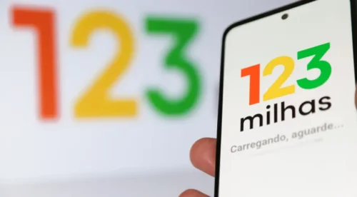 123Milhas anuncia reestruturação com demissões em resposta à crise após cancelamentos de viagens. Saiba mais sobre as medidas. Foto: Reprodução