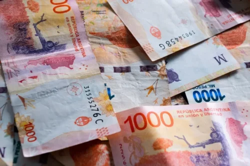 Governo argentino anuncia medidas para conter a desvalorização do peso e estimular economia
