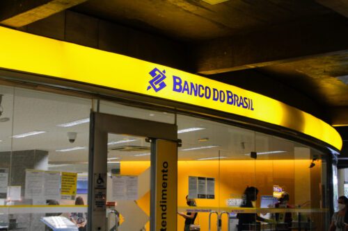 Redução na Selic permite ao Banco do Brasil (BBAS3) melhorar condições de crédito, afirma presidente Tarciana Medeiros