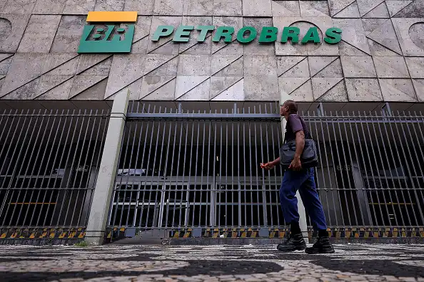CVM abre processo contra Petrobras por indicações governamentais