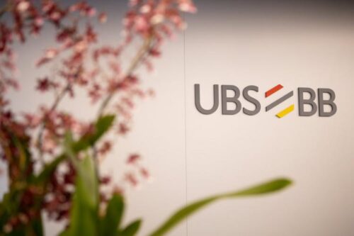 Cortes na Selic: Banco UBS estima taxa de juros do Brasil a 8% em 2024