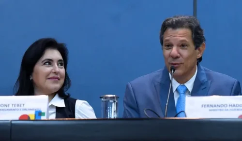 Governo Federal prevê receita recorde em 2024, equilibrando orçamento após aumento de gastos