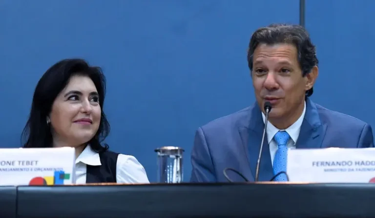 Governo Federal prevê receita recorde em 2024, equilibrando orçamento após aumento de gastos