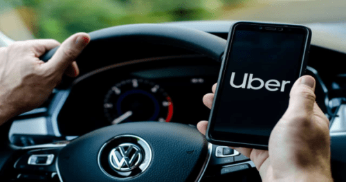 Justiça do trabalho determina registro de motoristas da Uber e aplica multa bilionária à empresa