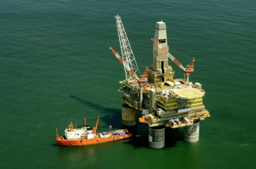Petróleo tem maior valor em 10 meses e aumenta disparidade internacional