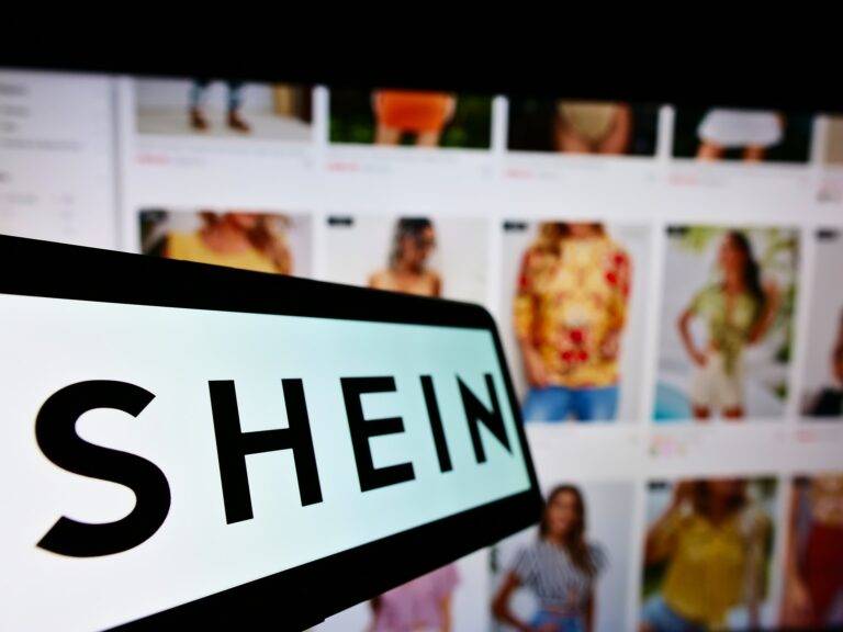 A Shein conquista aprovação da Receita Federal para o Programa Remessa Conforme, tornando as compras internacionais de até US$ 50 isentas de impostos de importação. Foto. Shein Reprodução