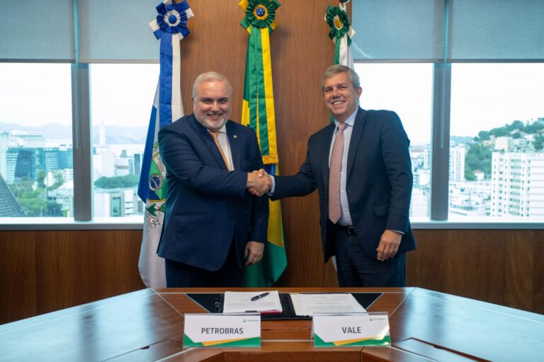 Vale e Petrobras firmam acordo
