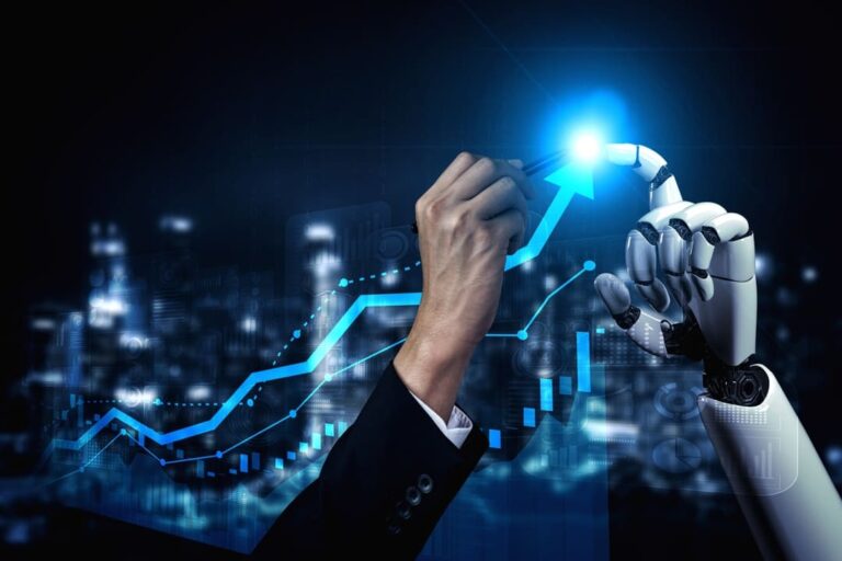 inteligência artificial: uma pessoa com uma caneta na mão olhando um gráfico de oscilações do mercado financeiro e do outro lado uma mão robótica acompanhando.