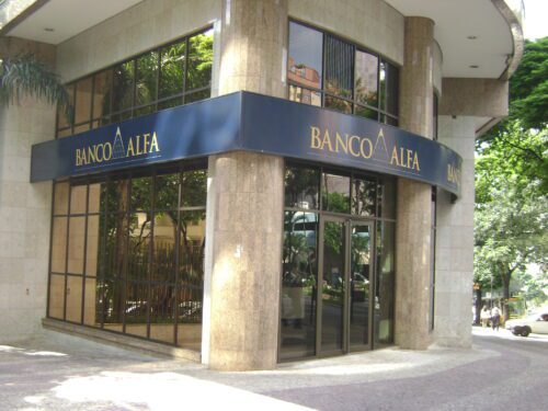 Aquisição da Alfa é finalizada pelo Banco Safra; valor supera R$ 1 bi