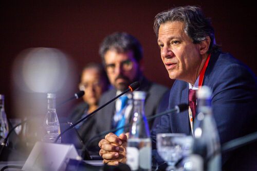 Haddad: possível vitória de Milei, candidato de extrema-direita na Argentina pode preocupar