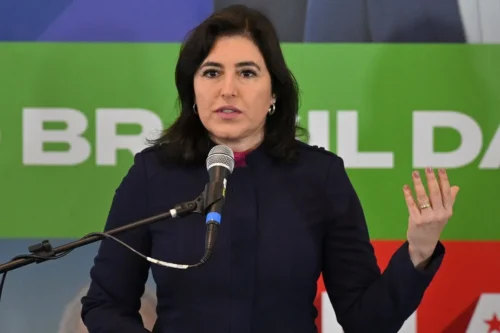Ministra do Planejamento elogia relatório da reforma tributária em coletiva de imprensa