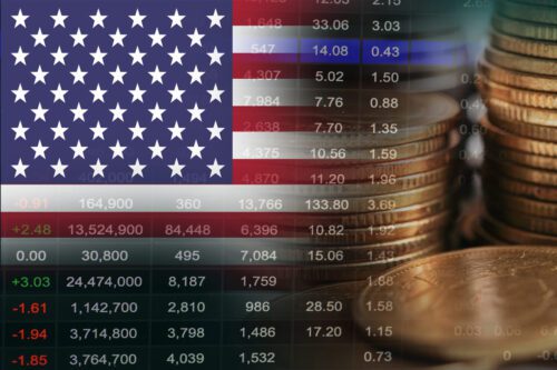DXY: a bandeira dos EUA e números representando as oscilações do mercado financeiro.