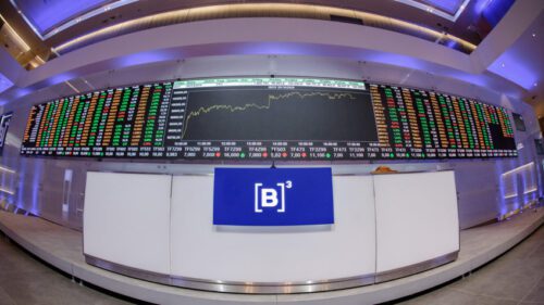 Ibovespa avança em novembro e se aproxima de recorde de desempenho mensal