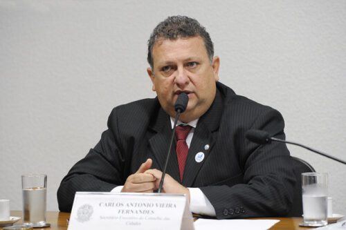 Novo presidente da Caixa Econômica: Carlos Antônio Vieira assume o cargo