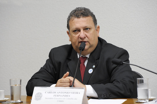Novo presidente da Caixa Econômica: Carlos Antônio Vieira assume o cargo