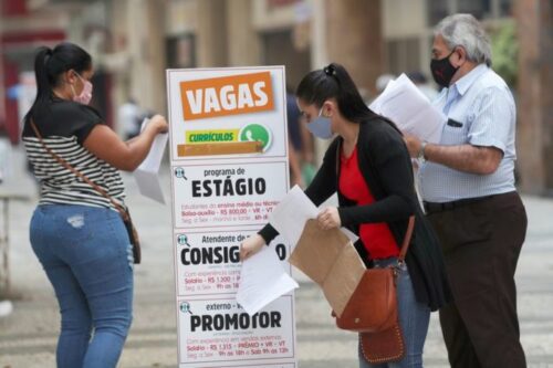 IBGE: Taxa de desemprego cai 7,6% e atinge menor nível desde 2025