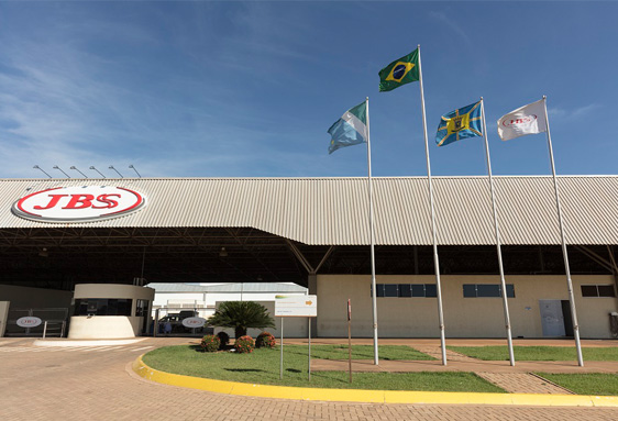 JBS prioriza redução da dívida e eficiência operacional no 4º trimestre