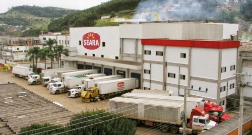 A JBS (JBSS3) anunciou investimentos de R$ 570 milhões em três novas fábricas no Sul do Brasil. Foto: SEARA Reprodução