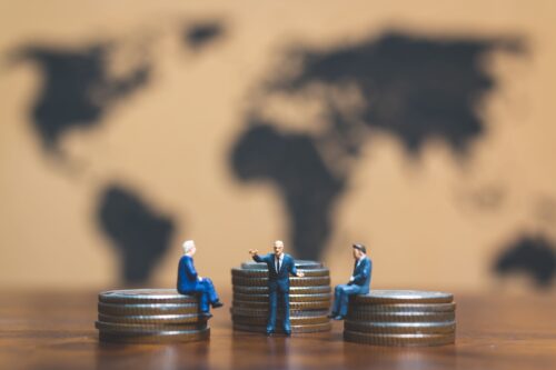 Os setores da economia são conjuntos de atividades econômicas que têm as mesmas características e, portanto, pertencem à mesma categoria