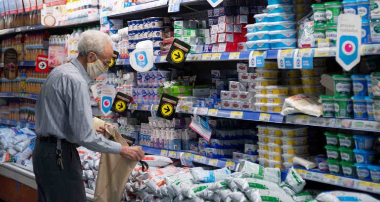 Inflação na Argentina pode atingir 30% em dezembro, afirma porta-voz da presidência