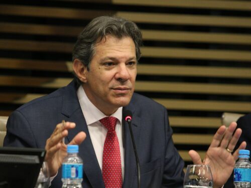 Governo planeja proposta de reestruturação no setor de companhias aéreas, afirma Haddad