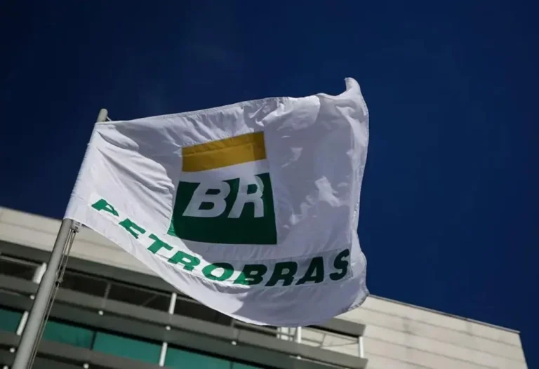 Petrobras (PETR4) alcança recorde com maior valor de ações e market cap em alta da sua história