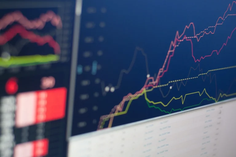 XP Investimentos projeta crescimento do Ibovespa em 2024, alcançando os 142 mil pontos