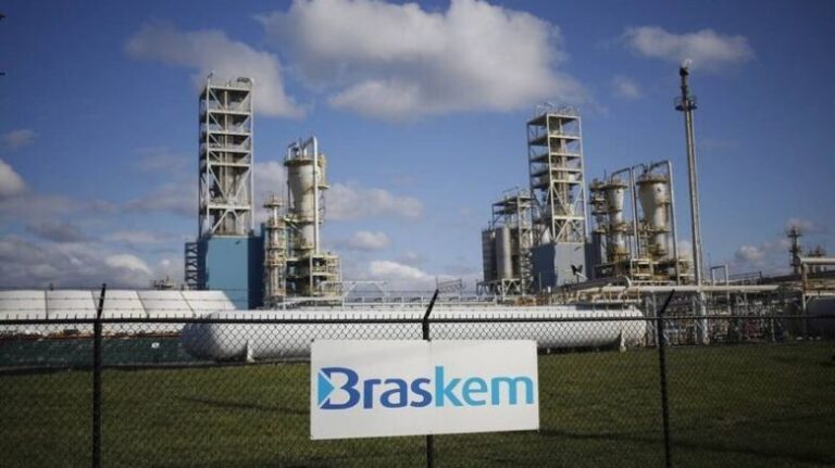 Braskem enfrenta desafios financeiros após condenação bilionária da Novonor