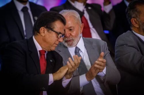 Ministro critica Banco Central e defende controle inteligente da inflação