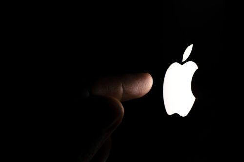 Apple negocia parceria com Google para integrar IA no iPhone