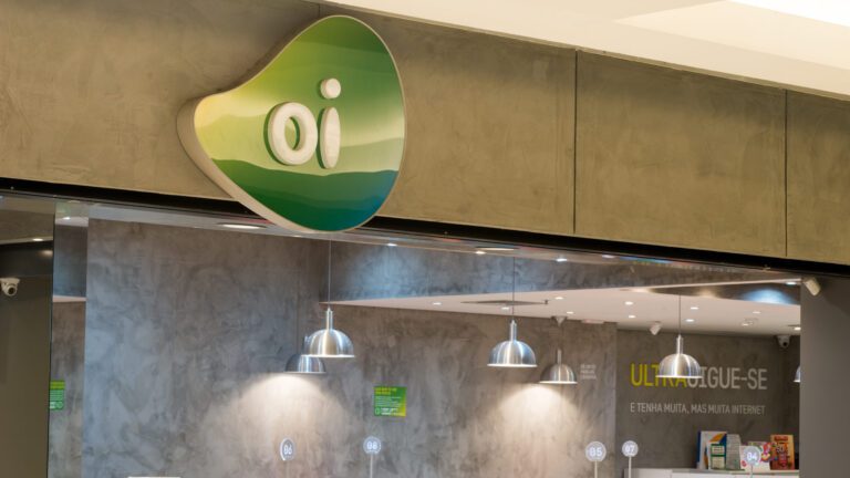 Oi propõe grupamento de ações para cumprir eegras da B3