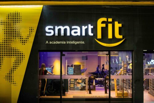 Smart Fit (SMFT3) lucra R$ 686 milhões no 4T23, crescimento de 817% em relação a 2022