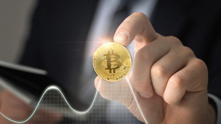 Bitcoin reage e retoma US$ 70 Mil em meio à batalha dos ETFs