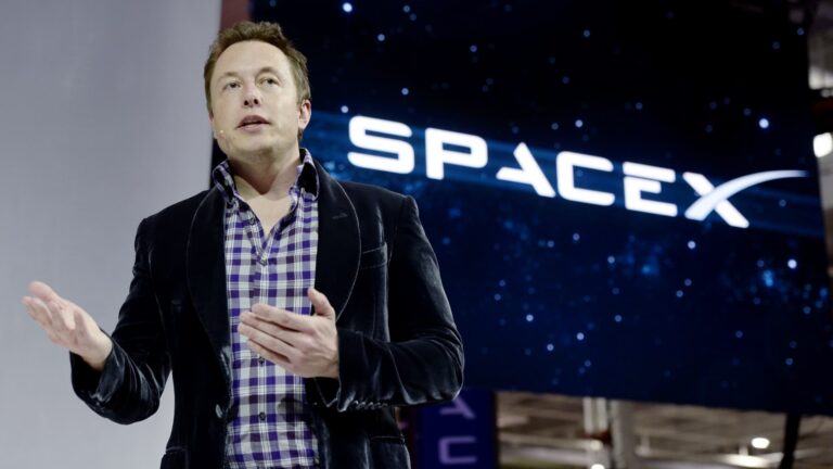 Starship da SpaceX se prepara para teste com lançamento de simuladores de satélites