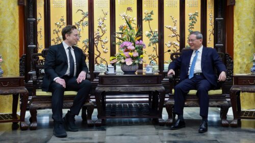 Elon Musk surpreende ao escolher China sobre Índia em visita para lançar sistema de assistência ao motorista da Tesla