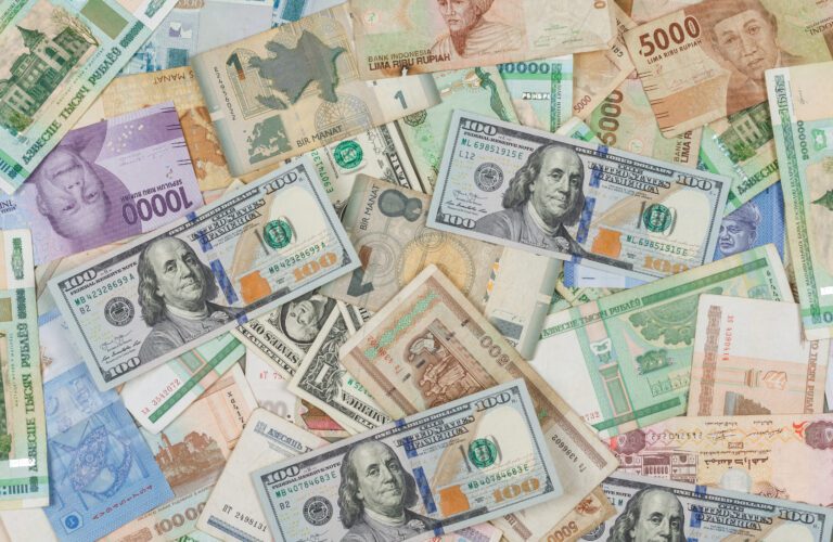 XP Investimentos mantém carteira de FIIs em papéis para abril