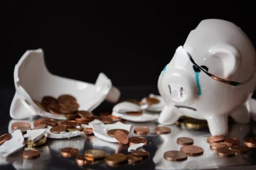Brasileiros retiram R$1,1 bilhão da poupança no mês de abril