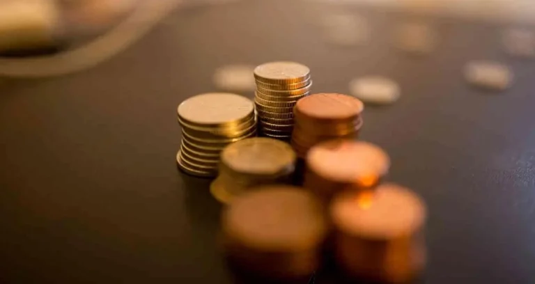 Itaú (ITUB4) e Bradesco (BBDC4) pagam JCP hoje (02); veja quem recebe