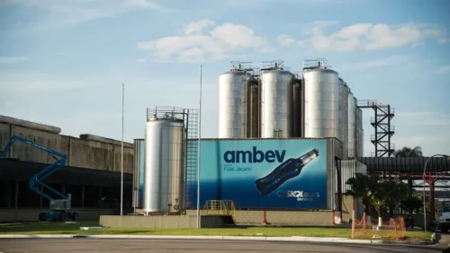 Lucro consolidado da Ambev (ABEV3) registra R$3,804 bi no 1T24