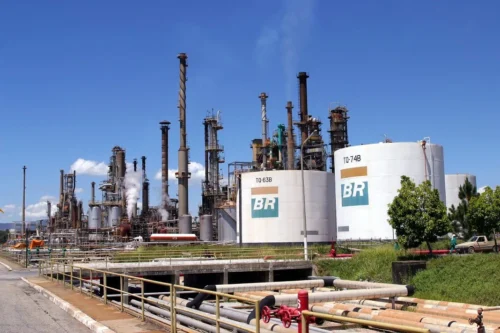 Lucro da Petrobras (PETR4) tem queda de 37,9% no 1T24