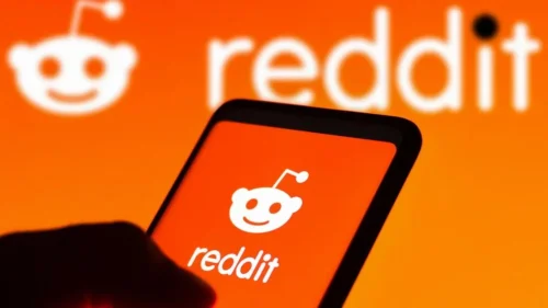 Reddit fecha acordo de licenciamento com OpenAI e ação sobe em NY
