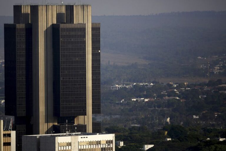 BACEN anuncia novas medidas para controle da inflação em 2025