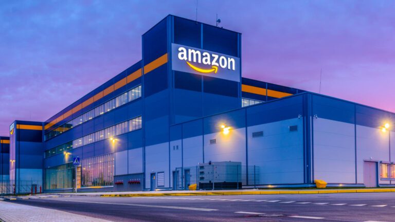 Ações da Amazon caem após alerta de fraco desempenho